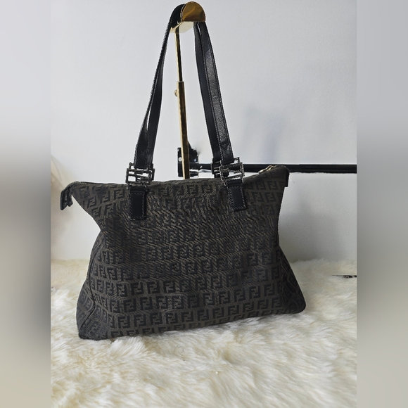 Fendi bag - Picture 2 of 13